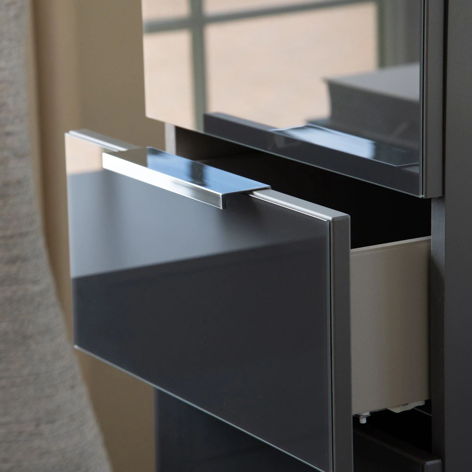 Strada - 6 Drawer Chest of Drawers, Tall - Image 3